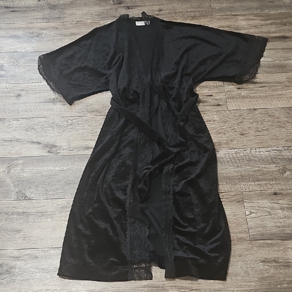 Dior Other - Christian Dior Vintage 80s 90s Lace Trim Robe